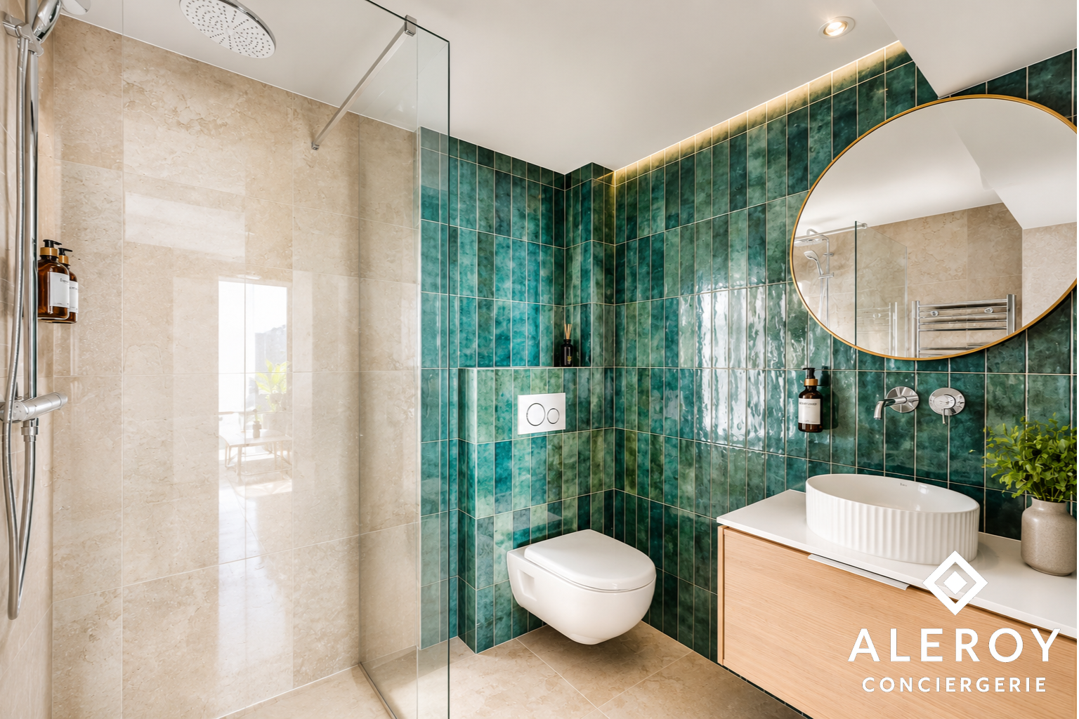 Salle de bain équipée